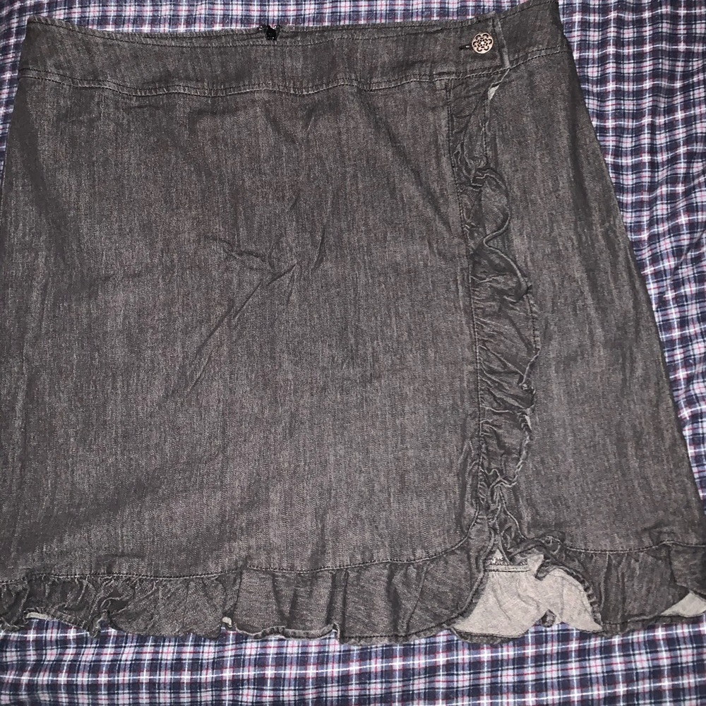 Beautiful Black denim ruffle skirt sz22 LaneBryant